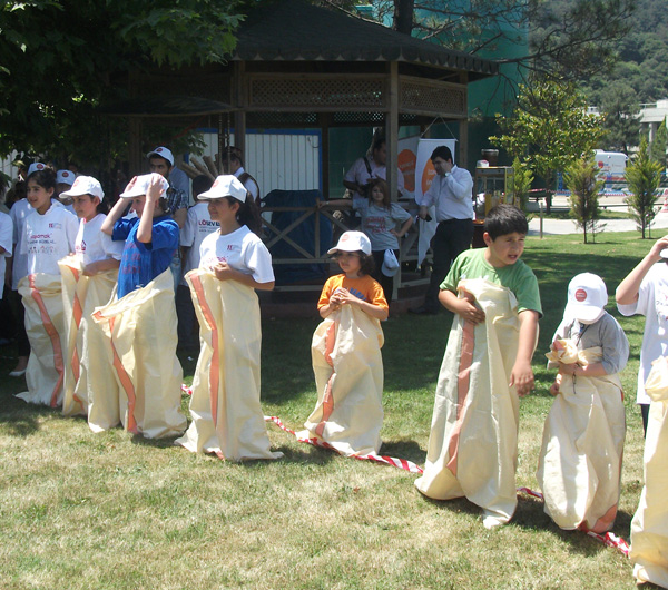 Çuval Yarışı Takım Oyunları