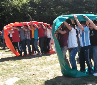 Yürüyen Yol Takım Oyunları